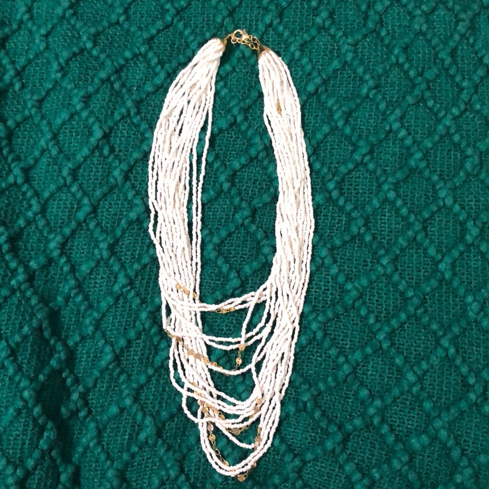 ❤️💝✨CLEARANCE 😂💝✨white beaded necklace